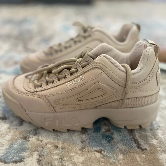 Fila hot sale disruptor tan